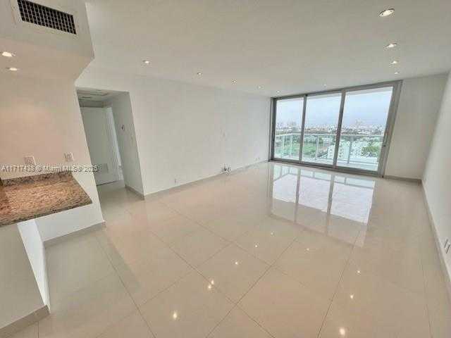 Small Image of 1000 WEST AVE #PH-07, Miami Beach Number 21
