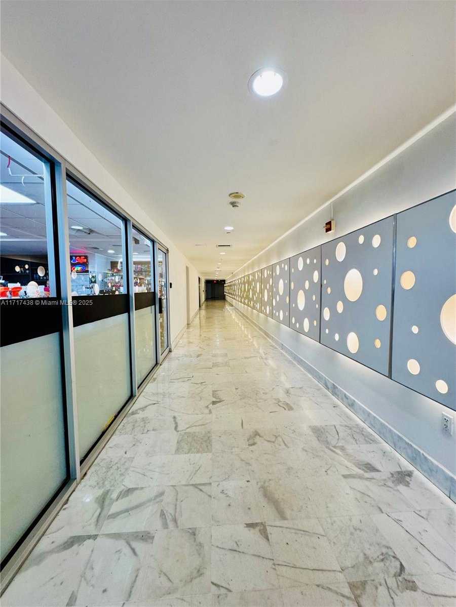 Small Image of 1000 WEST AVE #PH-07, Miami Beach Number 46