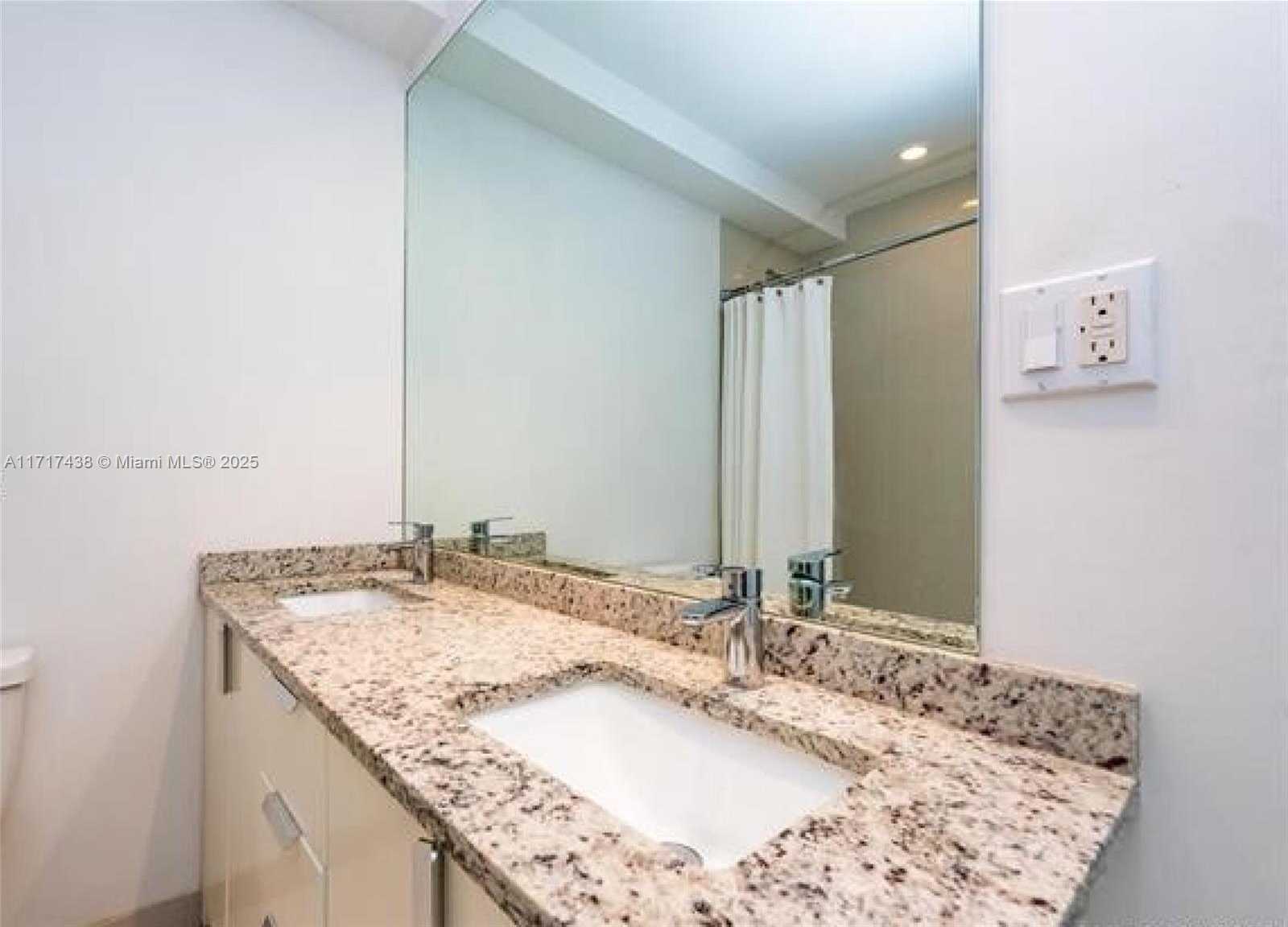 Small Image of 1000 WEST AVE #PH-07, Miami Beach Number 58