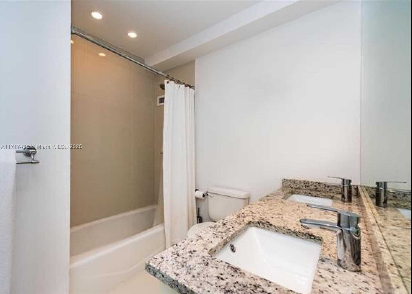 Small Image of 1000 WEST AVE #PH-07, Miami Beach Number 59