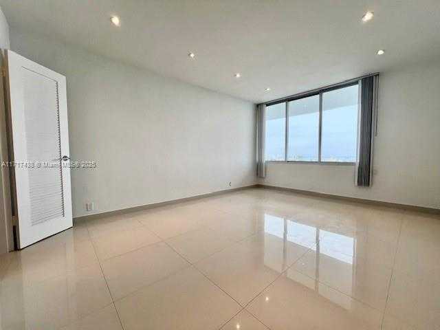Small Image of 1000 WEST AVE #PH-07, Miami Beach Number 9