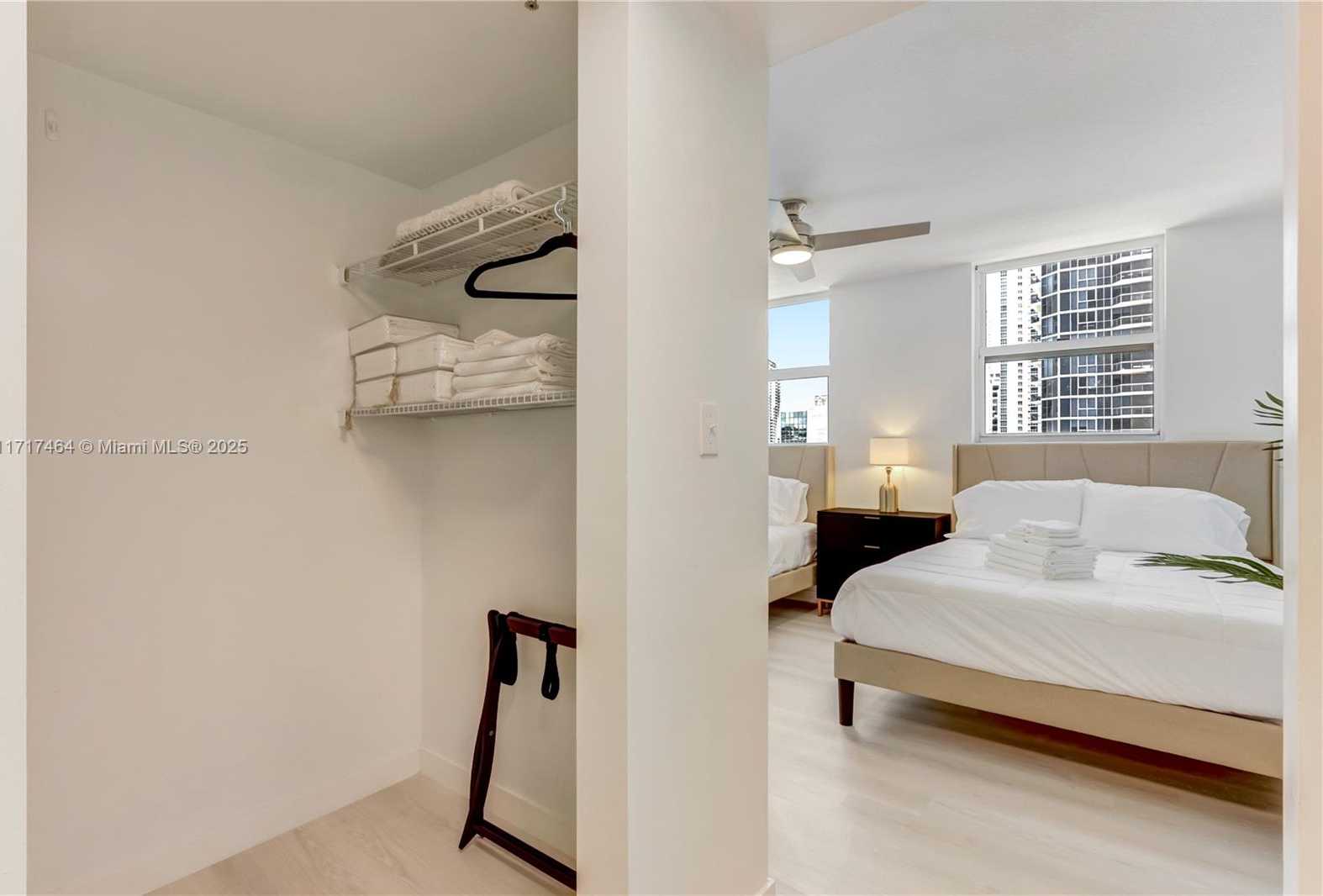 Small Image of 1200 BRICKELL BAY DR #2424, Miami Number 12