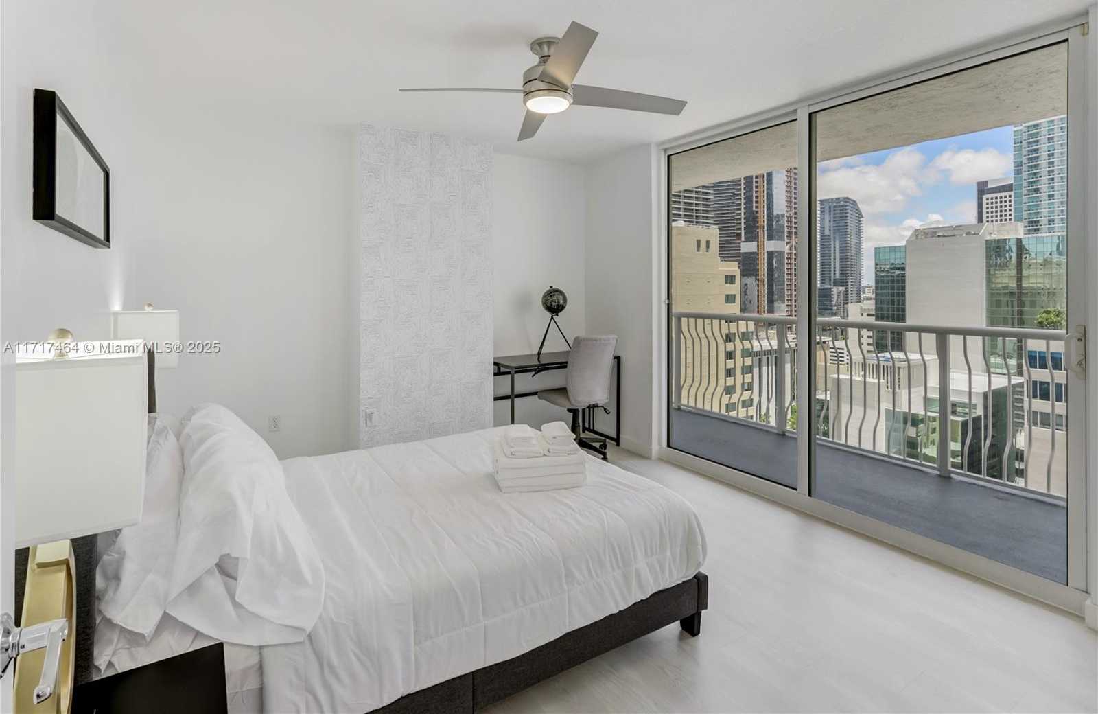 Small Image of 1200 BRICKELL BAY DR #2424, Miami Number 15