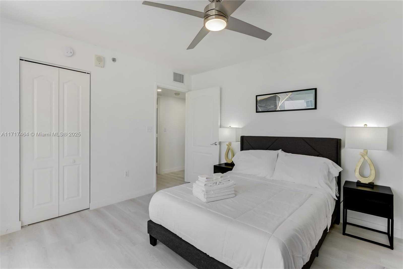Small Image of 1200 BRICKELL BAY DR #2424, Miami Number 16
