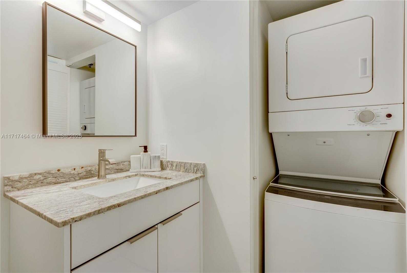 Small Image of 1200 BRICKELL BAY DR #2424, Miami Number 19