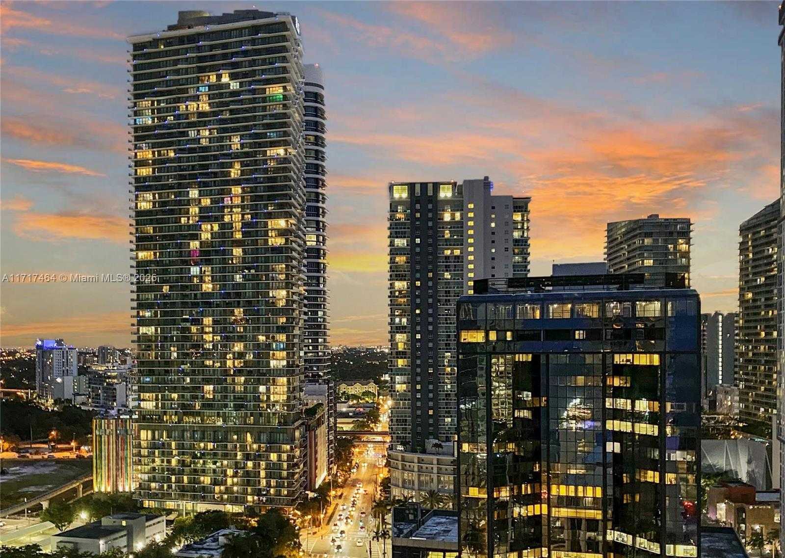 Small Image of 1200 BRICKELL BAY DR #2424, Miami Number 4