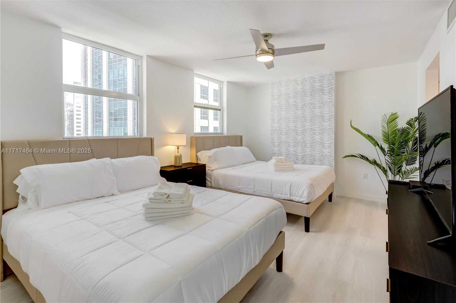 Small Image of 1200 BRICKELL BAY DR #2424, Miami Number 9