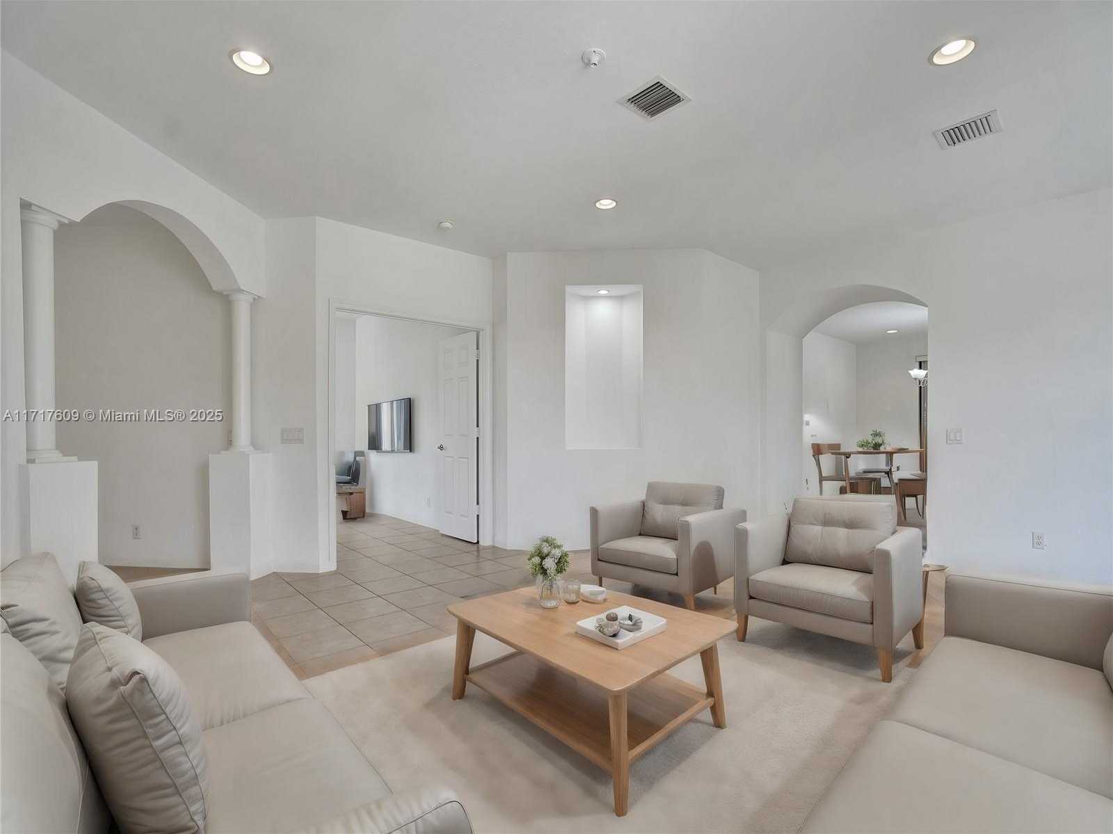 Small Image of 1689 PASSION VINE CIR #21-4, Weston Number 10