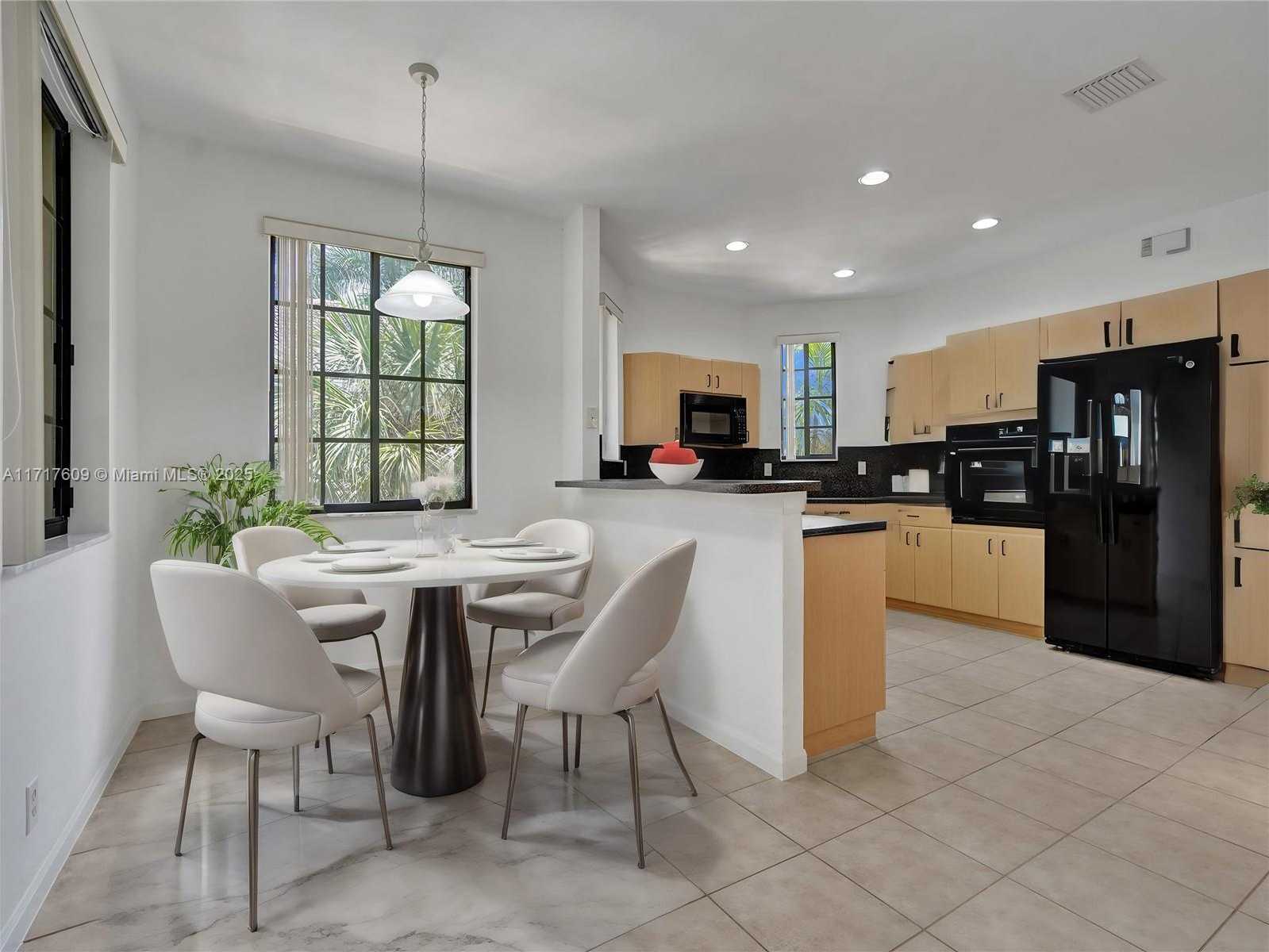 Small Image of 1689 PASSION VINE CIR #21-4, Weston Number 17