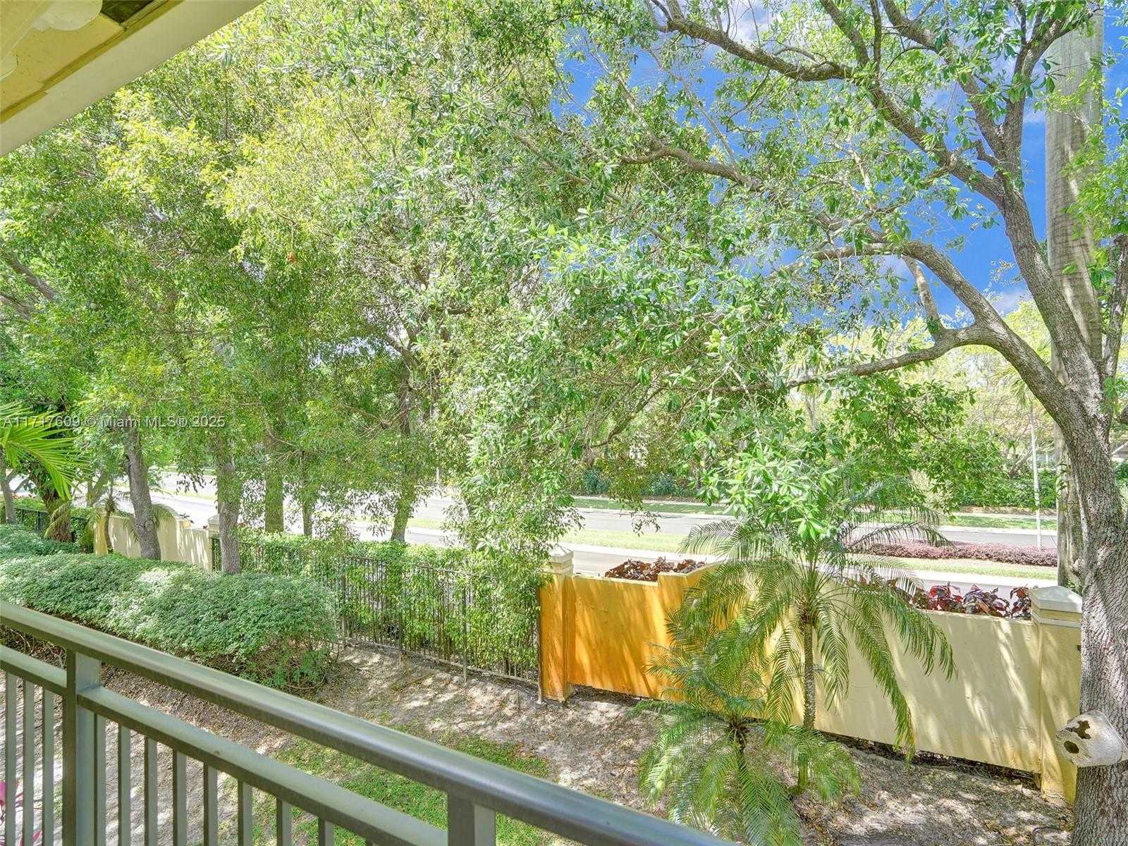 Small Image of 1689 PASSION VINE CIR #21-4, Weston Number 36