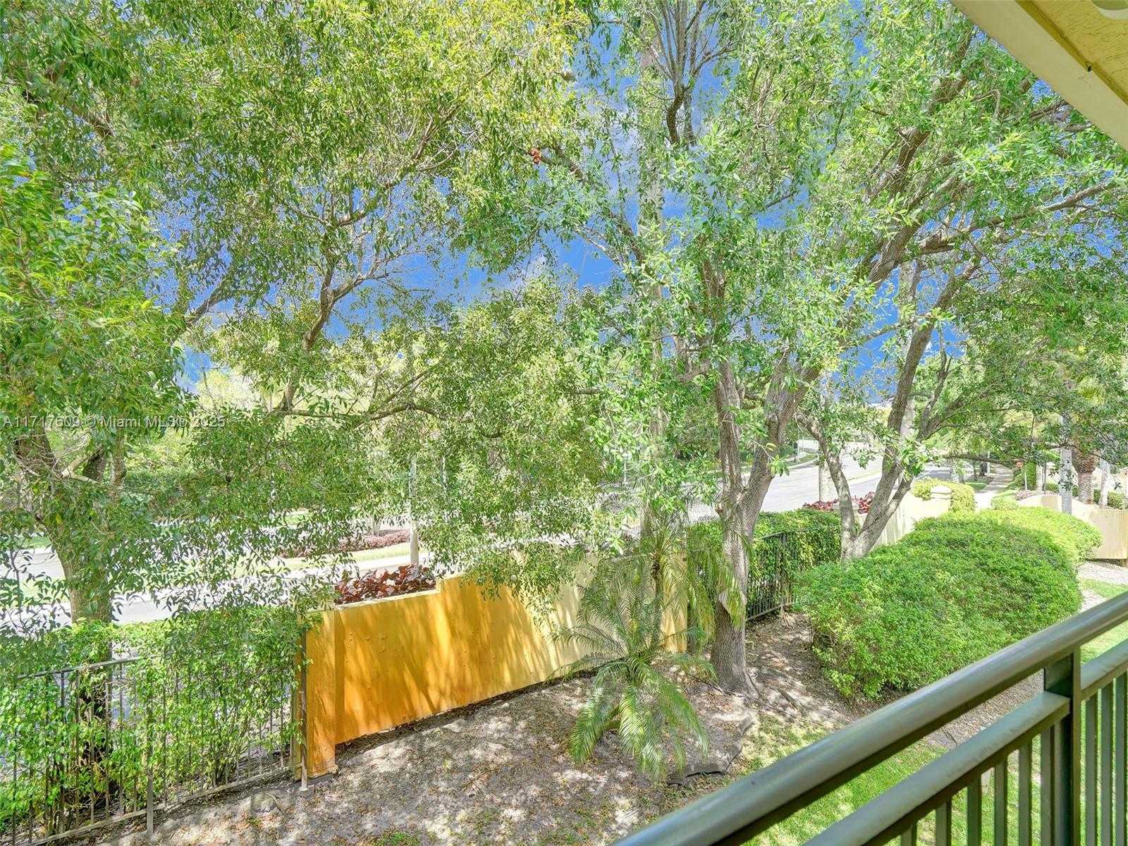 Small Image of 1689 PASSION VINE CIR #21-4, Weston Number 38