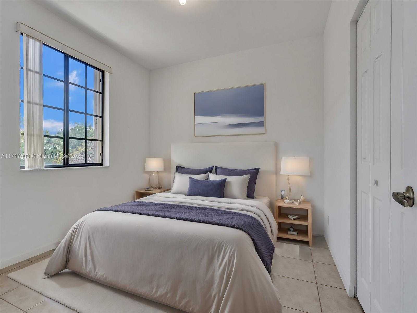 Small Image of 1689 PASSION VINE CIR #21-4, Weston Number 47
