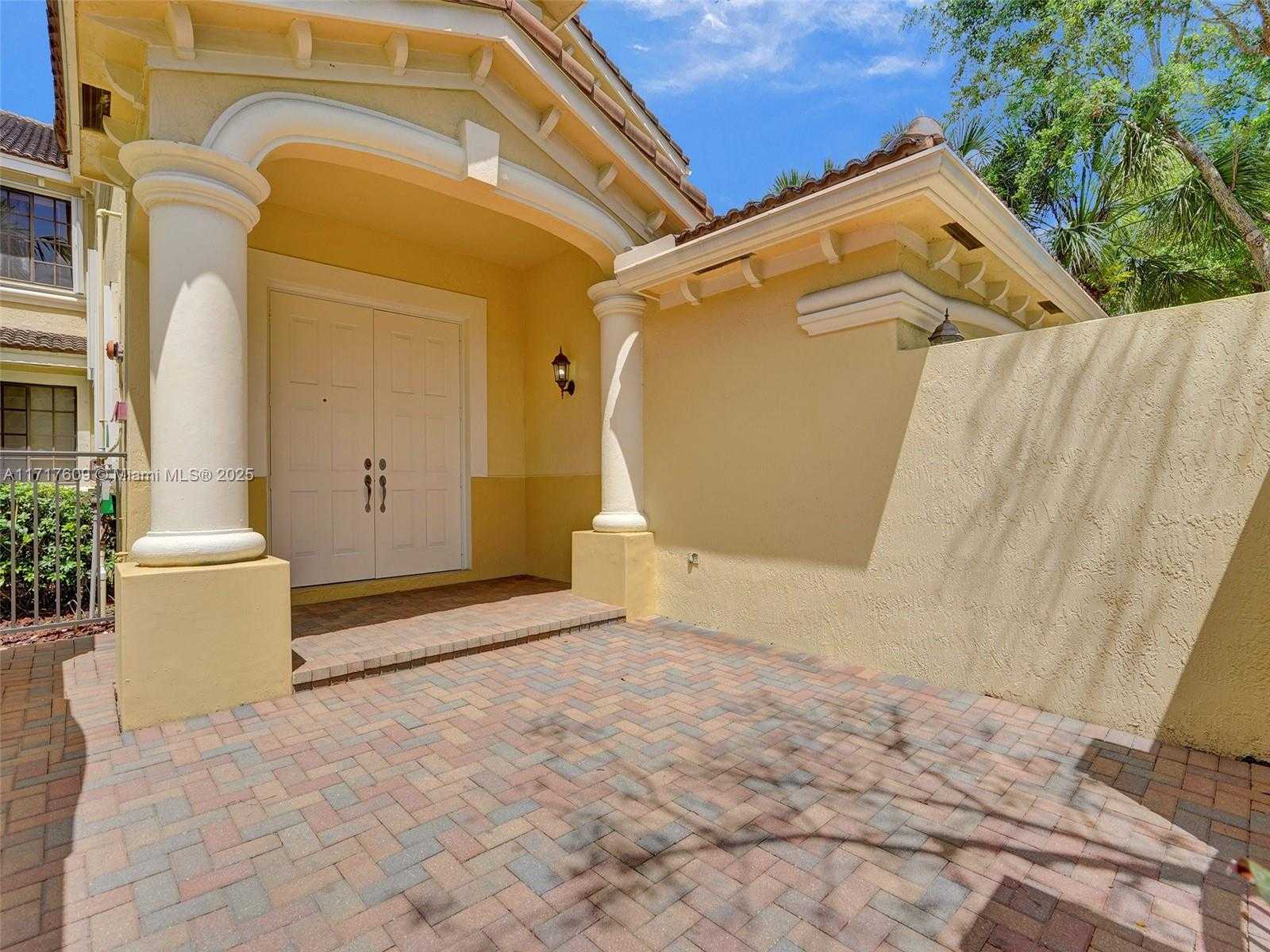 Small Image of 1689 PASSION VINE CIR #21-4, Weston Number 5