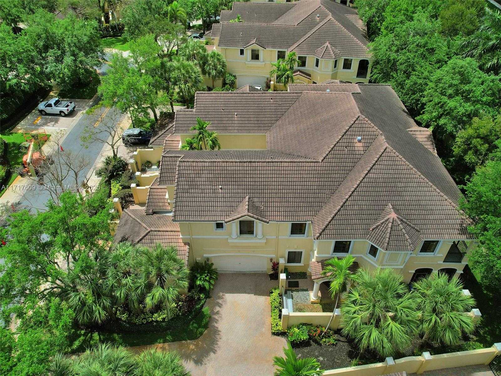 Small Image of 1689 PASSION VINE CIR #21-4, Weston Number 54