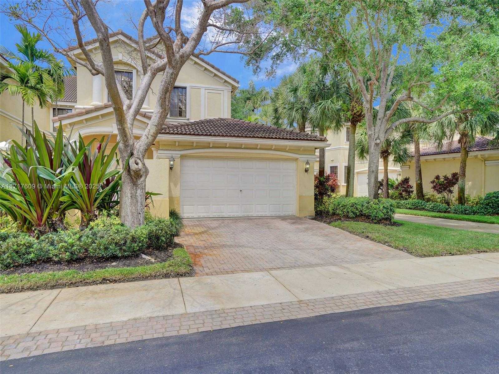 Small Image of 1689 PASSION VINE CIR #21-4, Weston Number 55