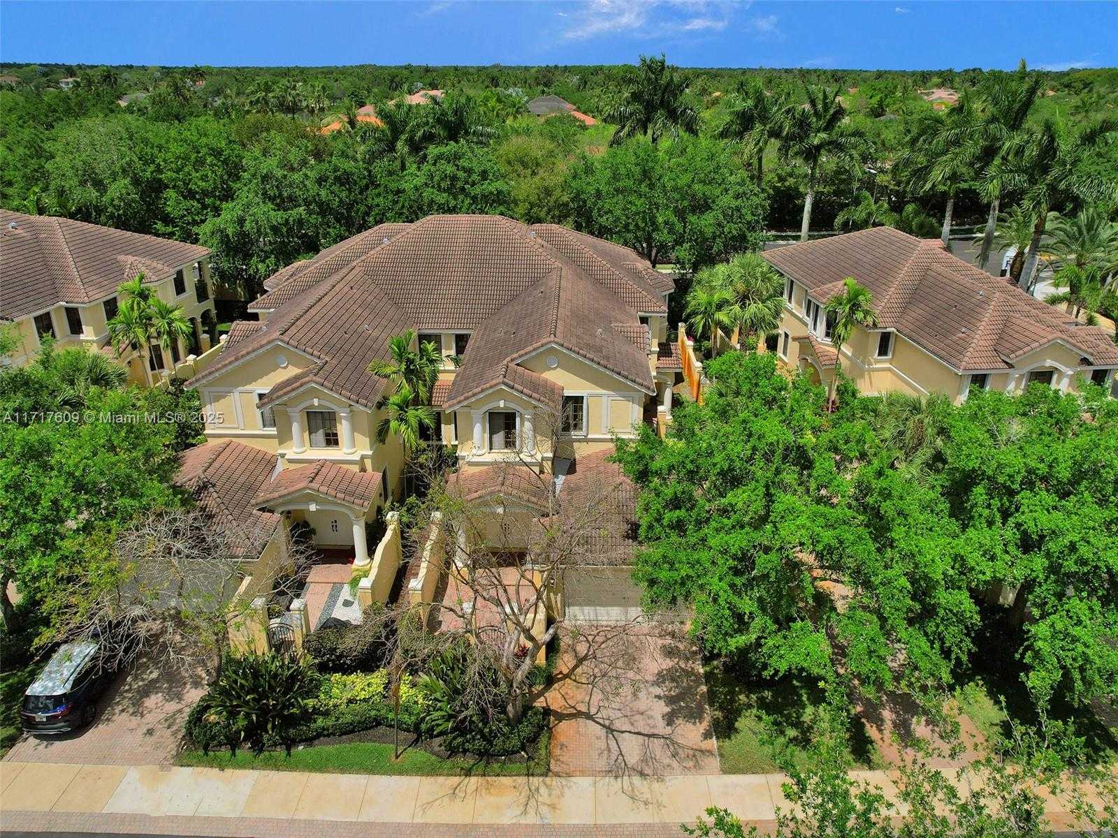 Small Image of 1689 PASSION VINE CIR #21-4, Weston Number 59