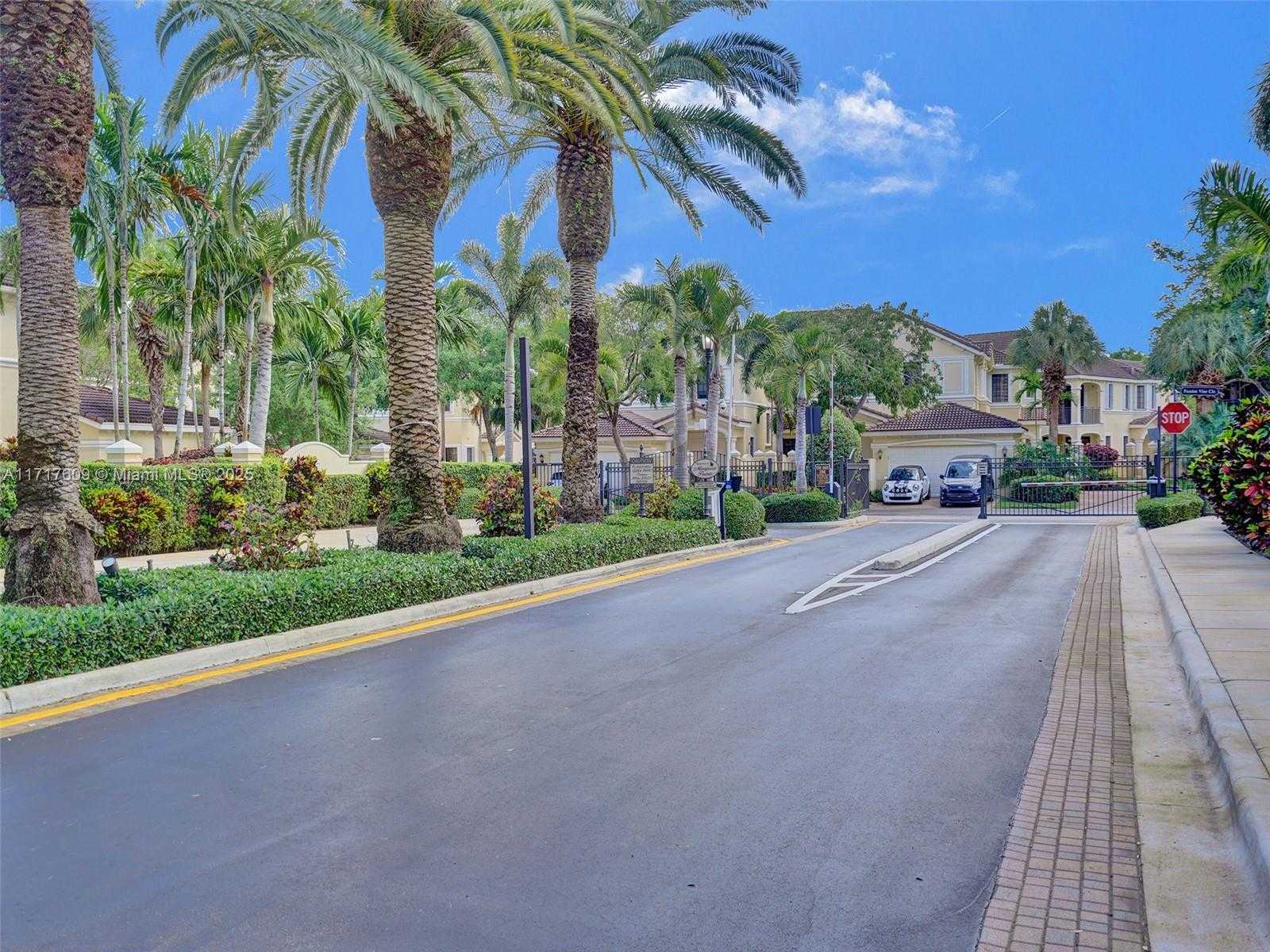 Small Image of 1689 PASSION VINE CIR #21-4, Weston Number 60
