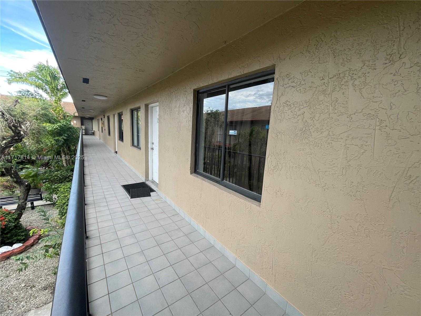 Small Image of 6215 WEST 22ND CT #25, Hialeah Number 4