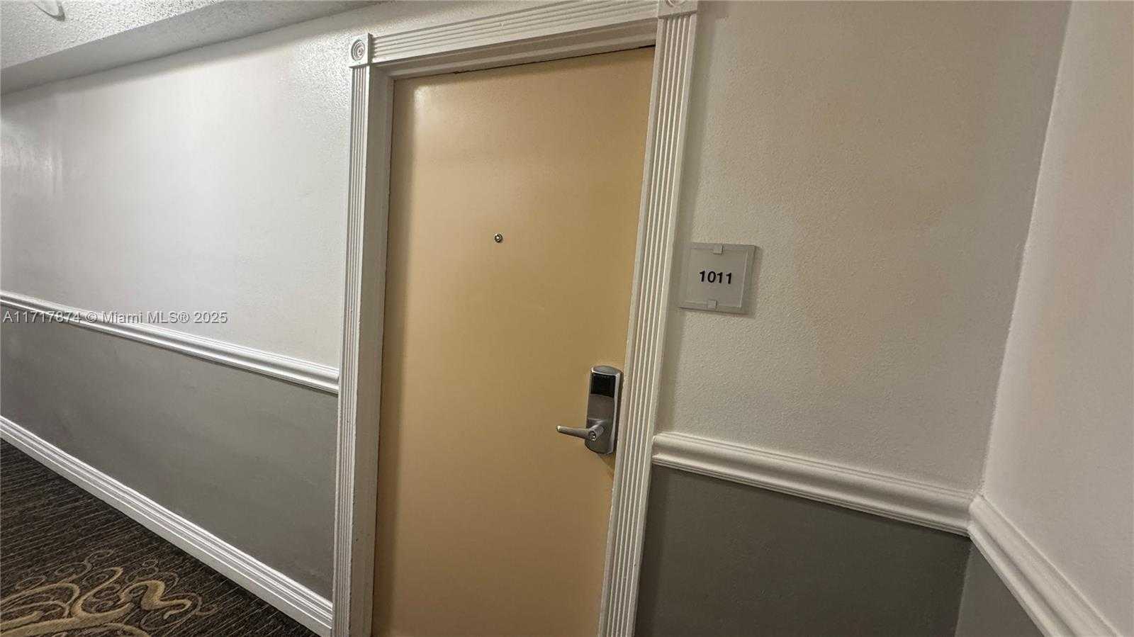 Small Image of 19201 COLLINS AVE #1011, Sunny Isles Beach Number 4