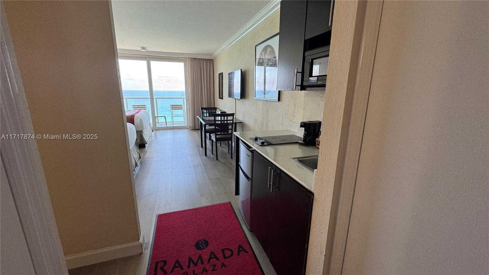Small Image of 19201 COLLINS AVE #1011, Sunny Isles Beach Number 5