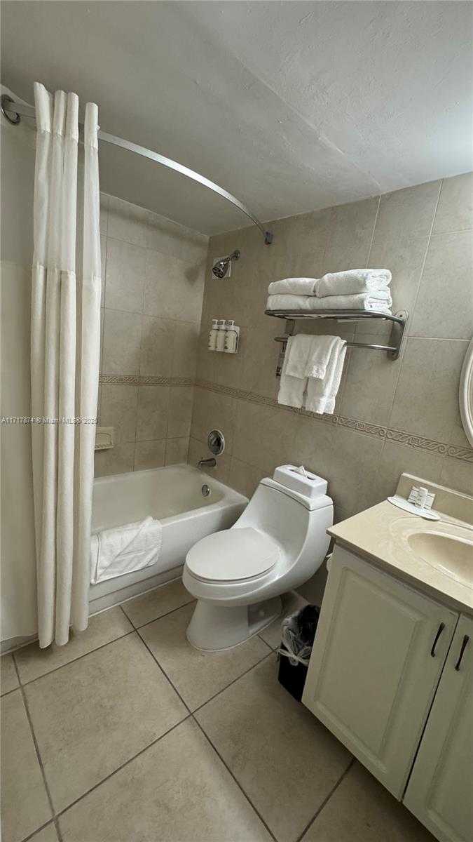 Small Image of 19201 COLLINS AVE #1011, Sunny Isles Beach Number 6