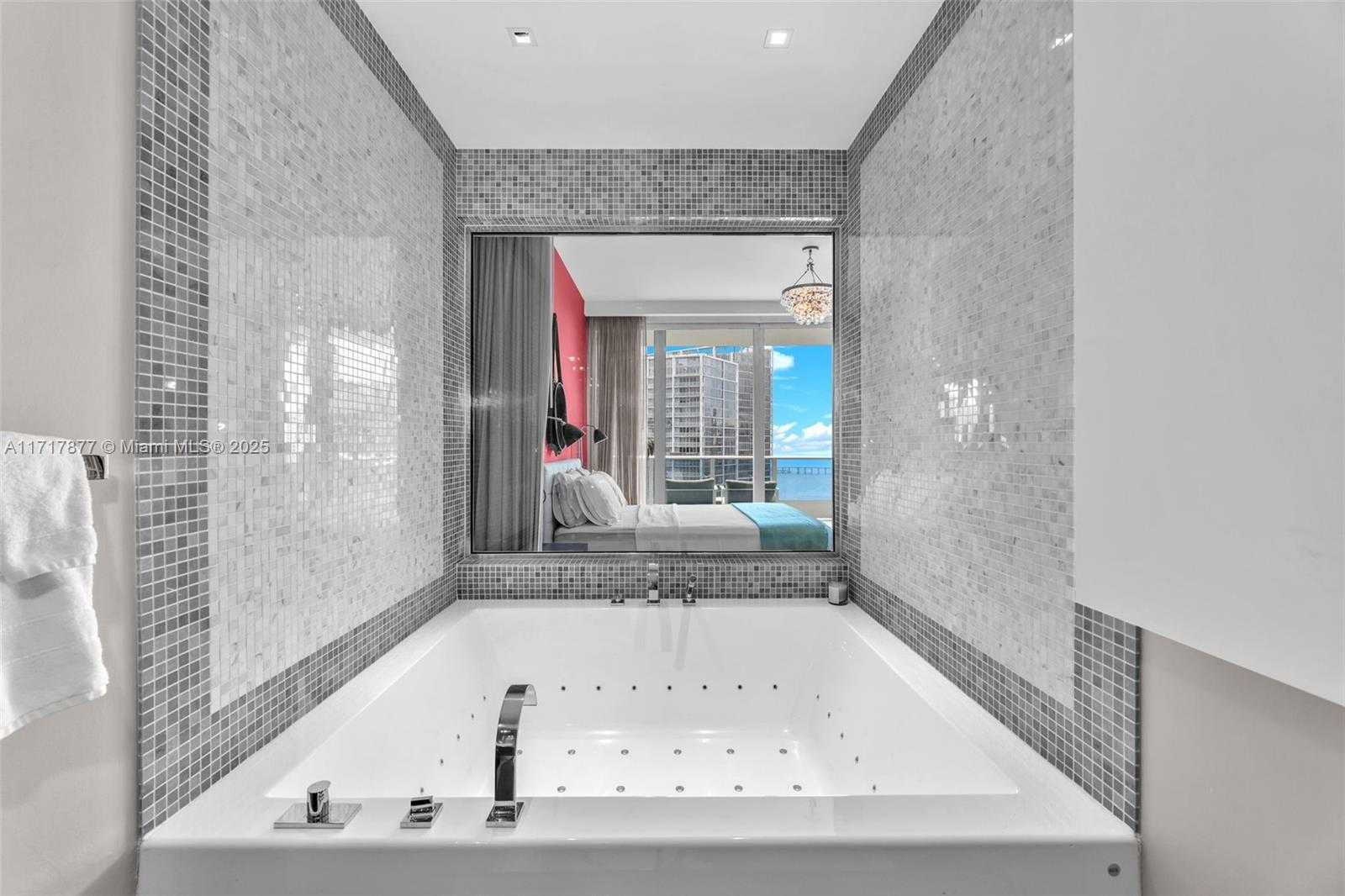 Small Image of 200 BISCAYNE BOULEVARD WAY #4804, Miami Number 19