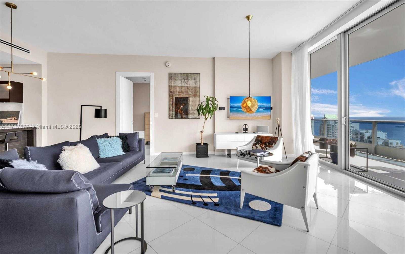 Small Image of 200 BISCAYNE BOULEVARD WAY #4804, Miami Number 2