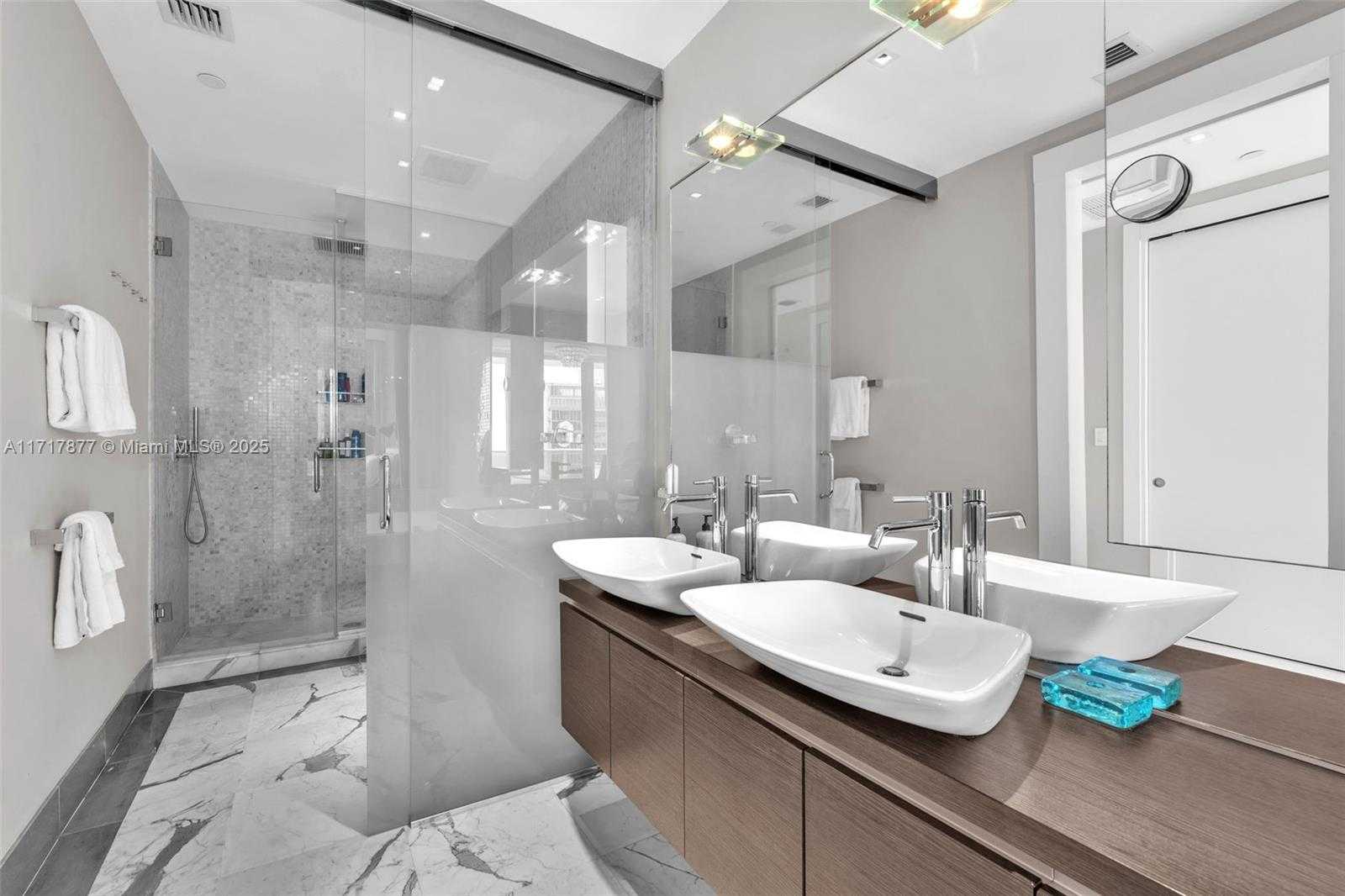 Small Image of 200 BISCAYNE BOULEVARD WAY #4804, Miami Number 21