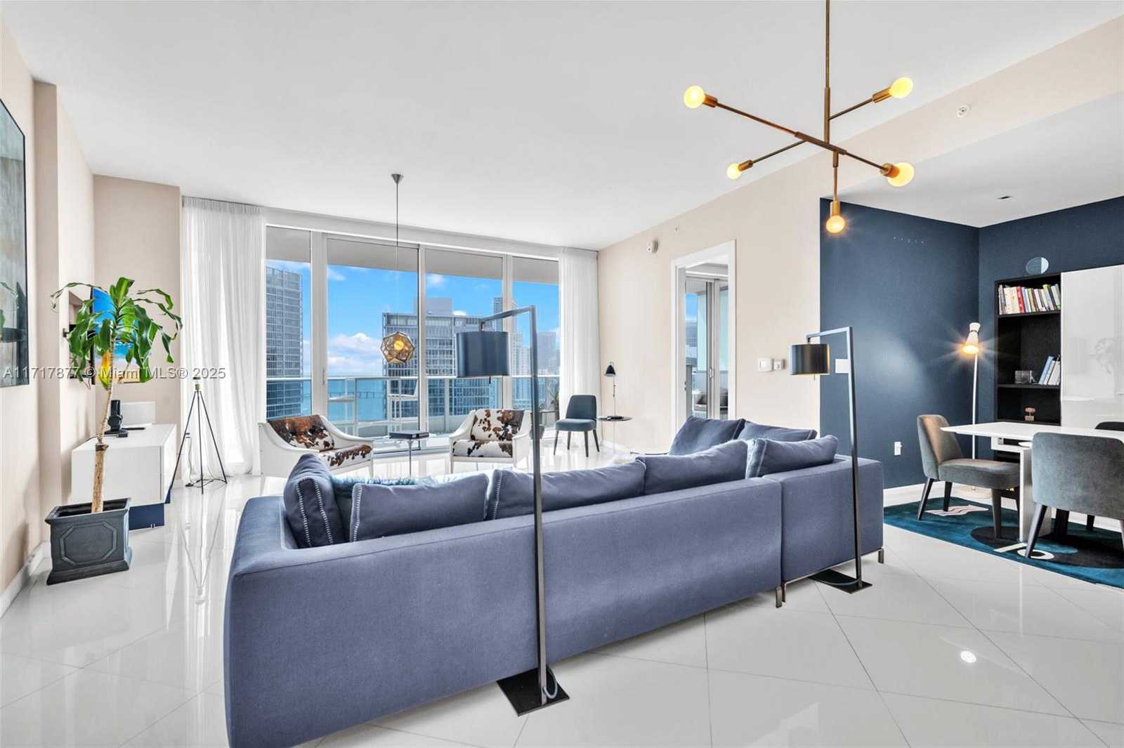 Small Image of 200 BISCAYNE BOULEVARD WAY #4804, Miami Number 3