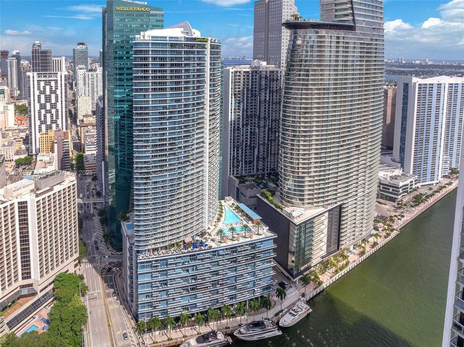 Small Image of 200 BISCAYNE BOULEVARD WAY #4804, Miami Number 33