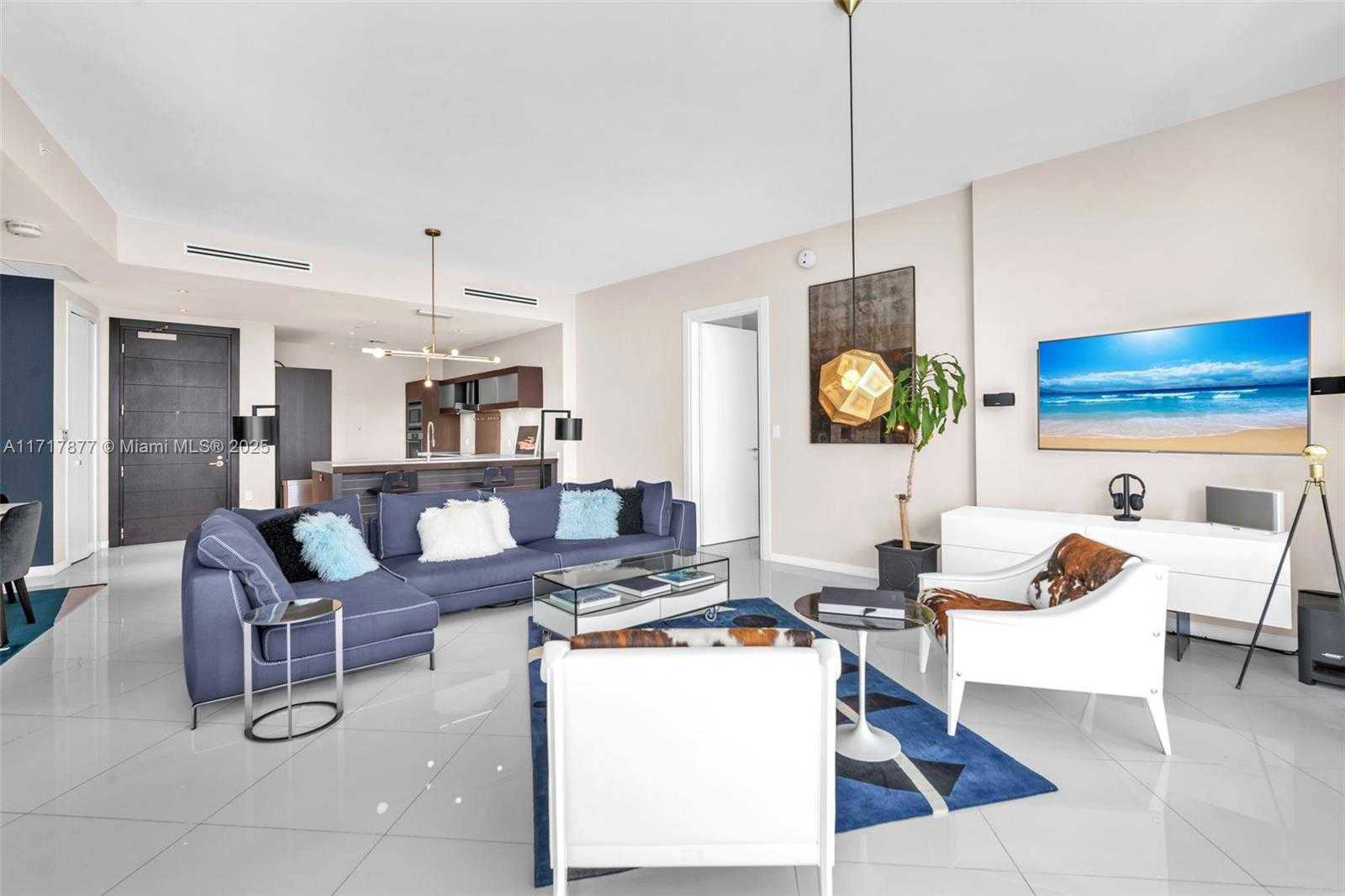 Small Image of 200 BISCAYNE BOULEVARD WAY #4804, Miami Number 4