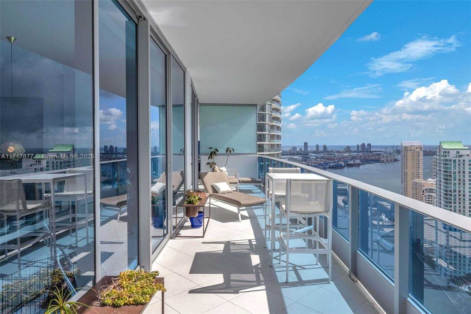 Small Image of 200 BISCAYNE BOULEVARD WAY #4804, Miami Number 7