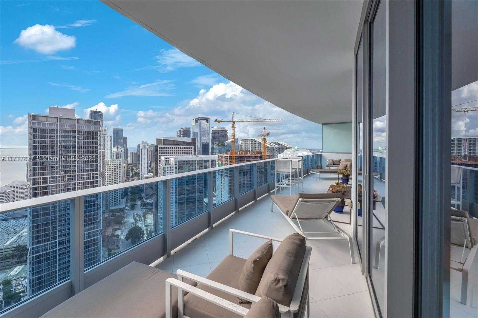 Small Image of 200 BISCAYNE BOULEVARD WAY #4804, Miami Number 8