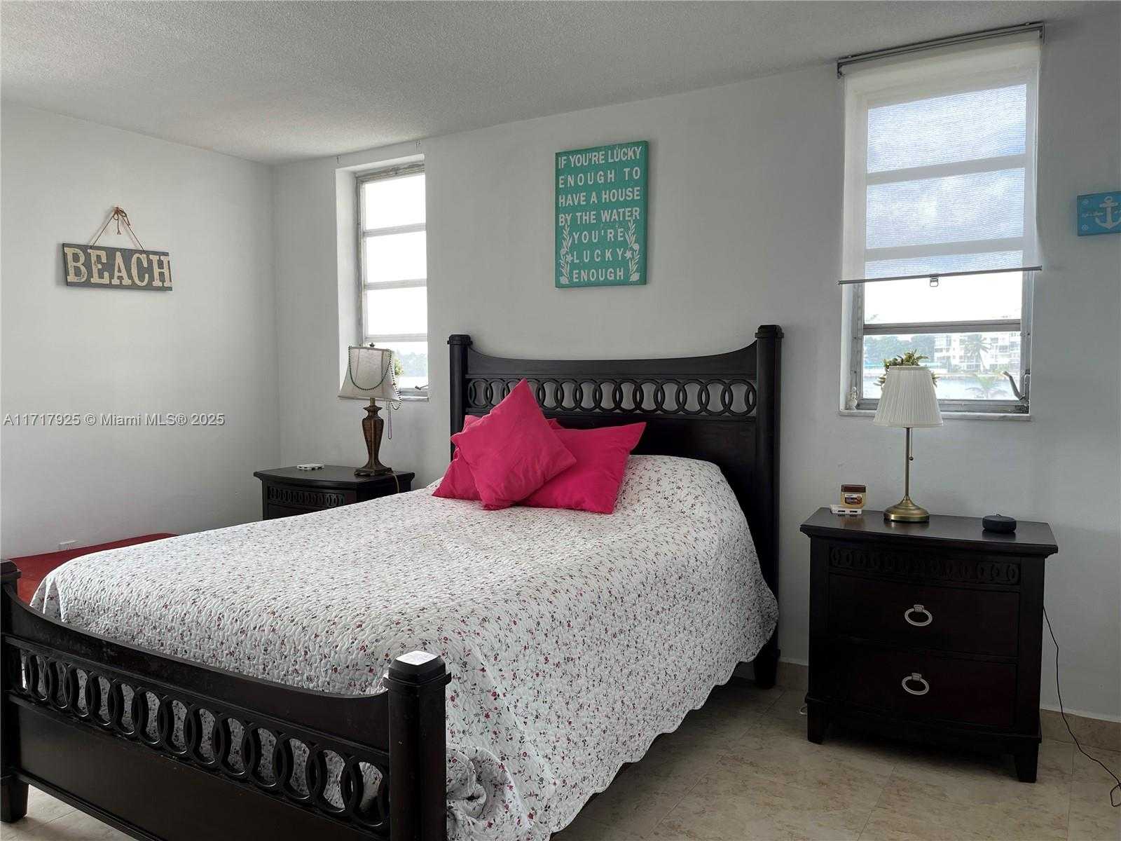 Small Image of 2920 POINT EAST DR #N106, Aventura Number 17