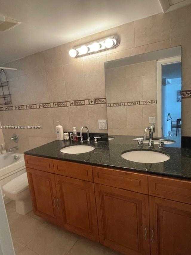 Small Image of 2920 POINT EAST DR #N106, Aventura Number 29