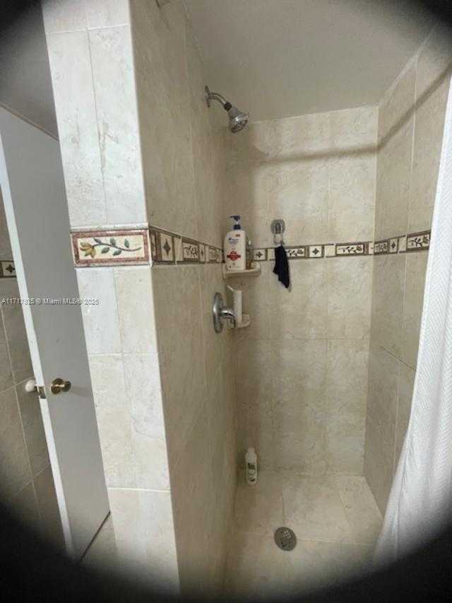 Small Image of 2920 POINT EAST DR #N106, Aventura Number 40