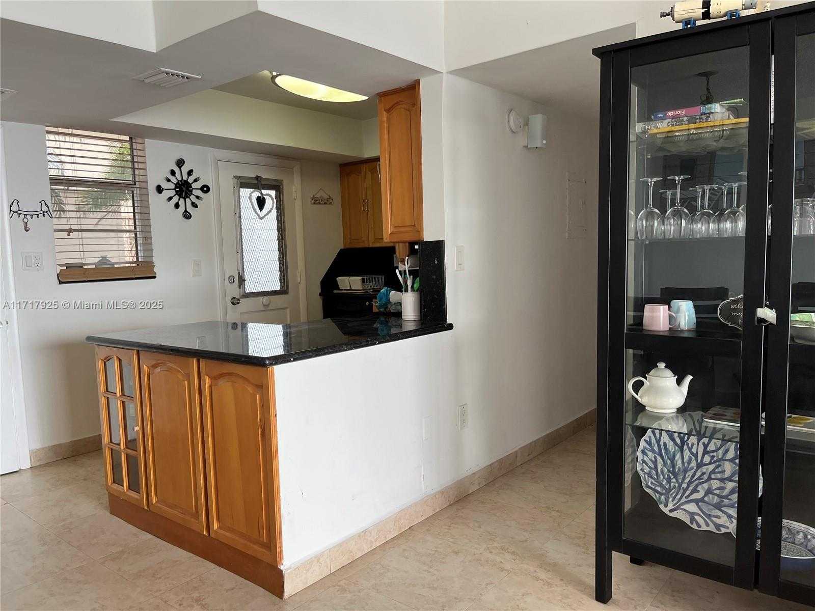 Small Image of 2920 POINT EAST DR #N106, Aventura Number 6