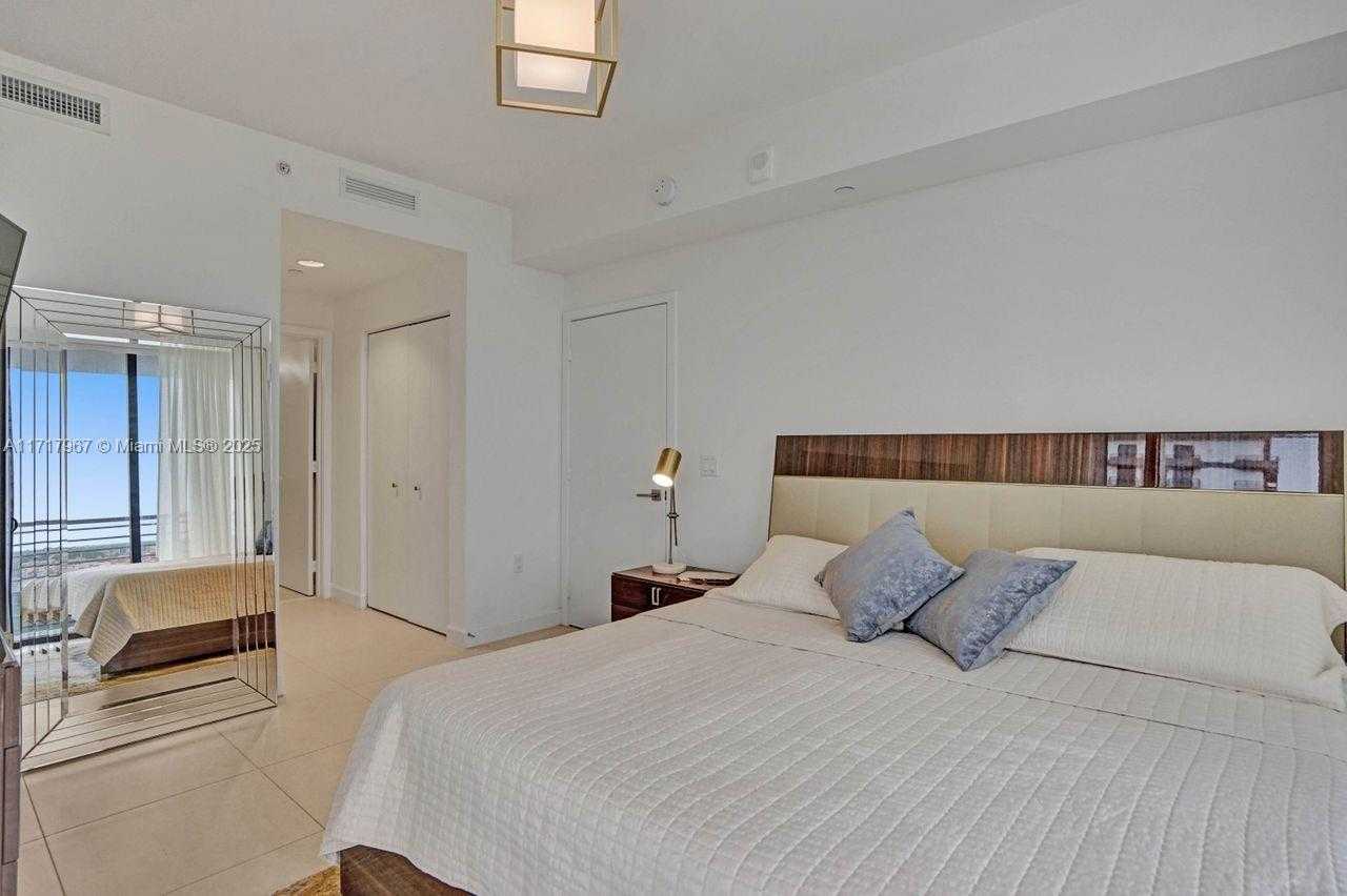 Small Image of 5350 NW 84th Ave, Doral, FL 33166, USA Number 23