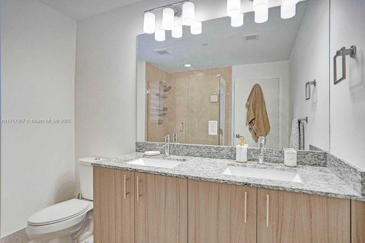 Small Image of 5350 NW 84th Ave, Doral, FL 33166, USA Number 24