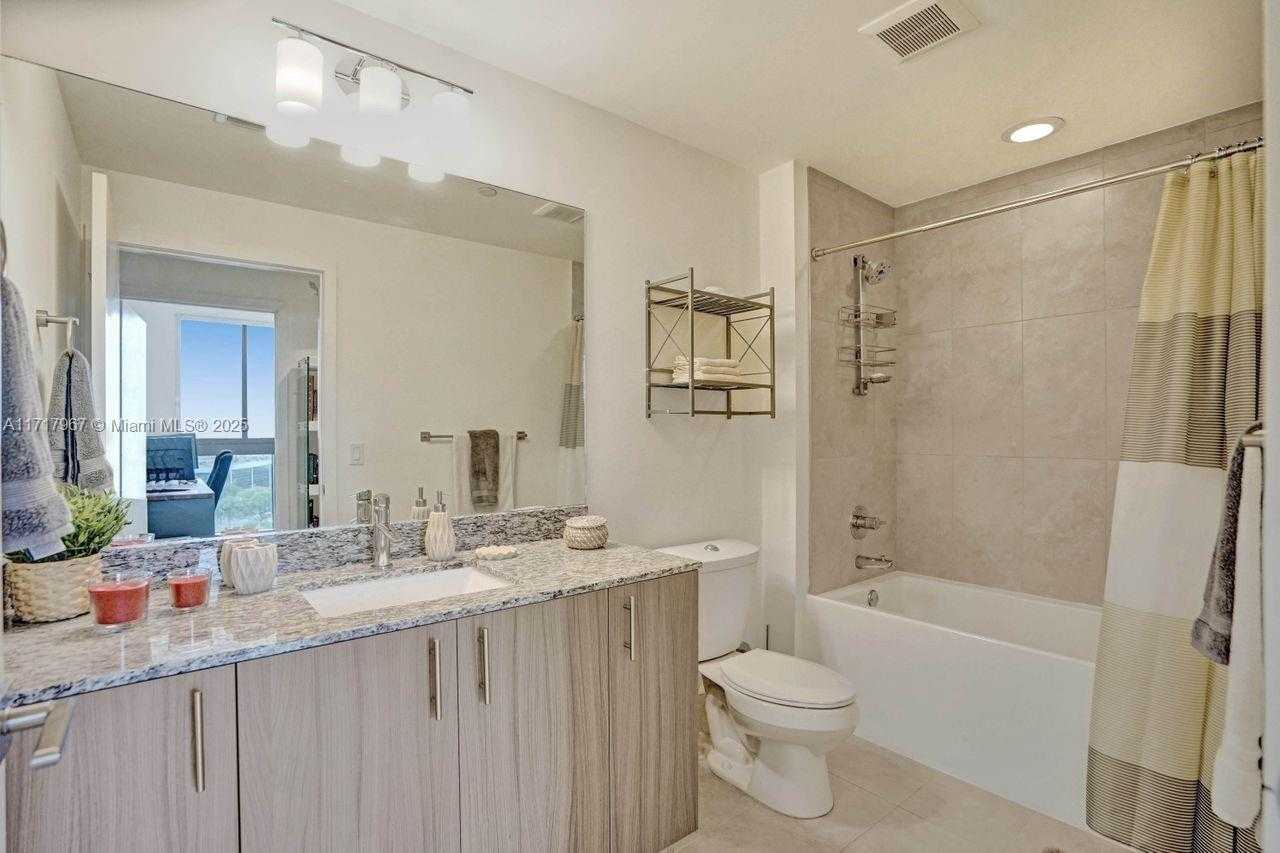 Small Image of 5350 NW 84th Ave, Doral, FL 33166, USA Number 29