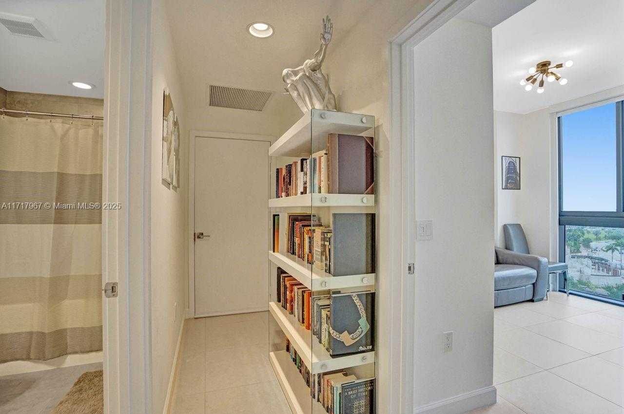 Small Image of 5350 NW 84th Ave, Doral, FL 33166, USA Number 31