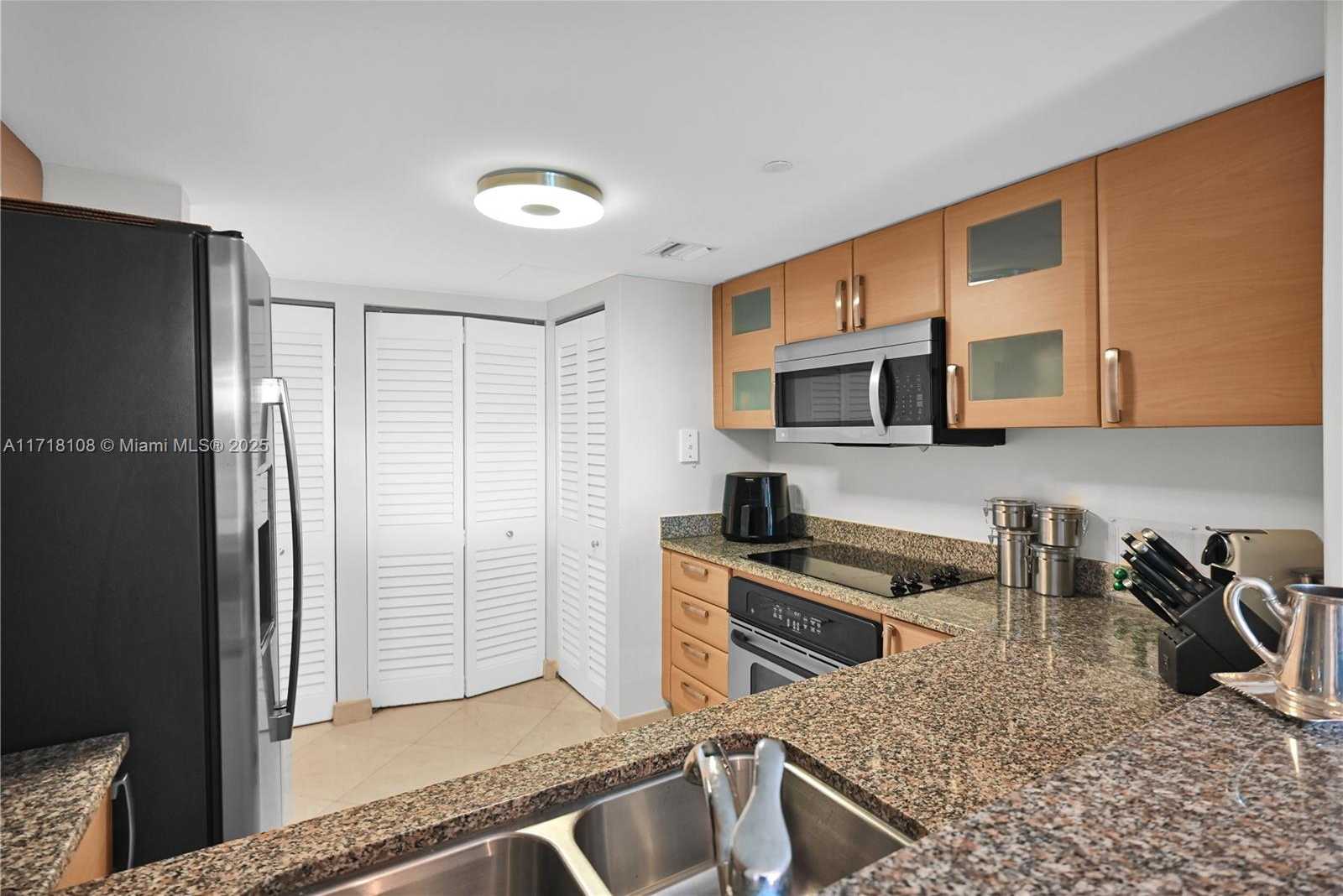 Small Image of 2101 BRICKELL AVE #301, Miami Number 25
