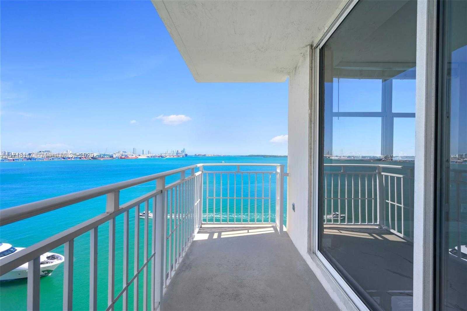 Small Image of 770 CLAUGHTON ISLAND DR #1215, Miami Number 13