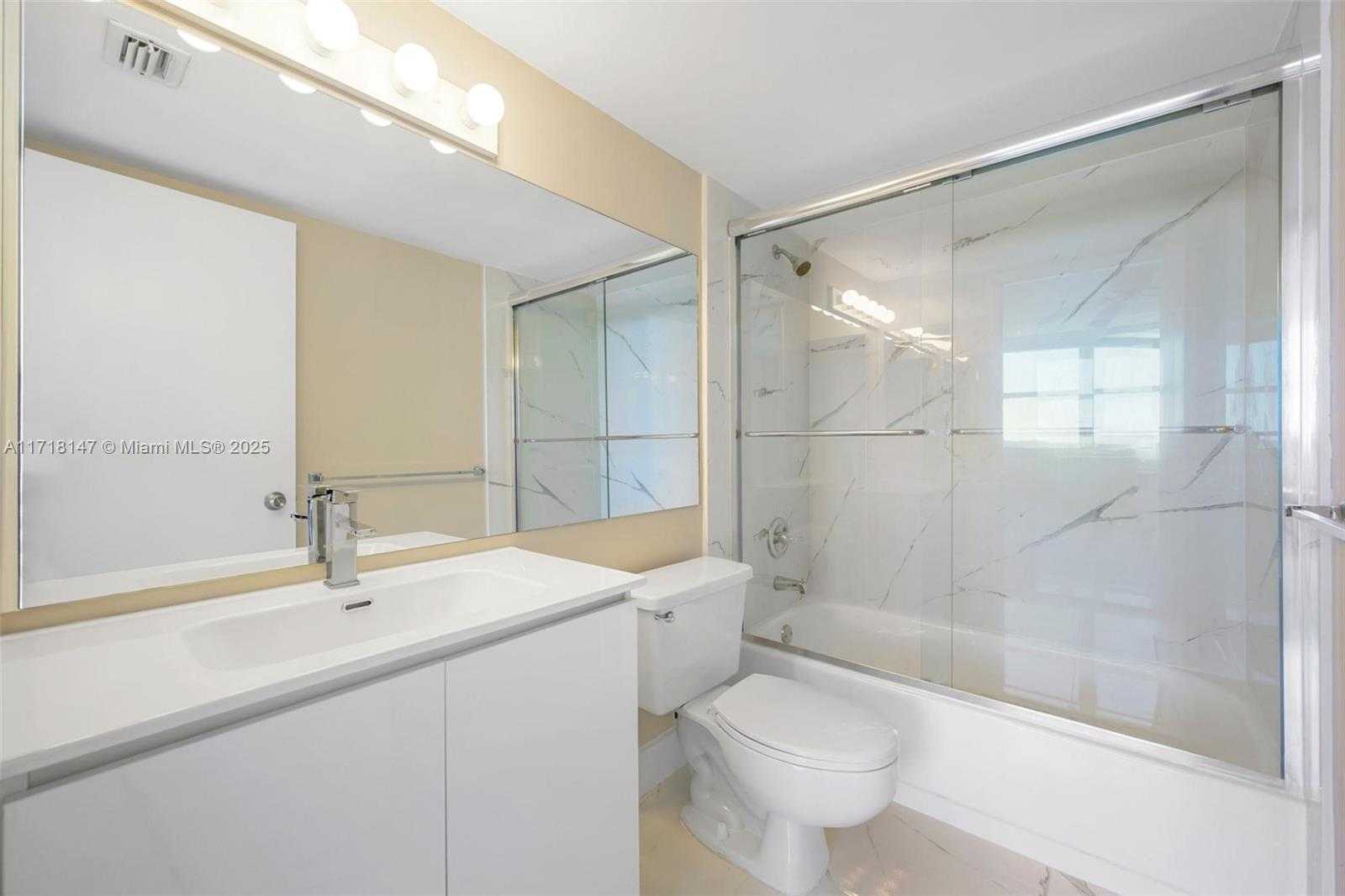 Small Image of 770 CLAUGHTON ISLAND DR #1215, Miami Number 17