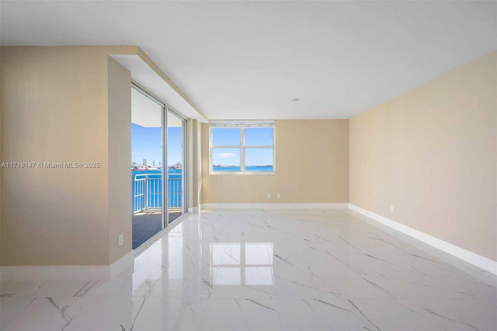 Small Image of 770 CLAUGHTON ISLAND DR #1215, Miami Number 4