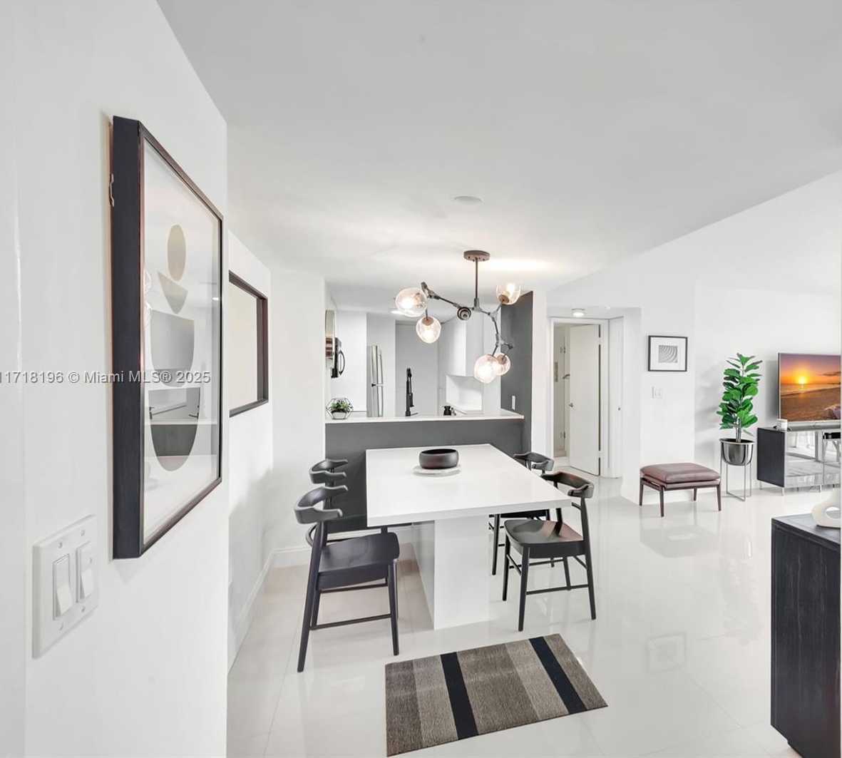 Small Image of 770 CLAUGHTON ISLAND DR #614, Miami Number 10