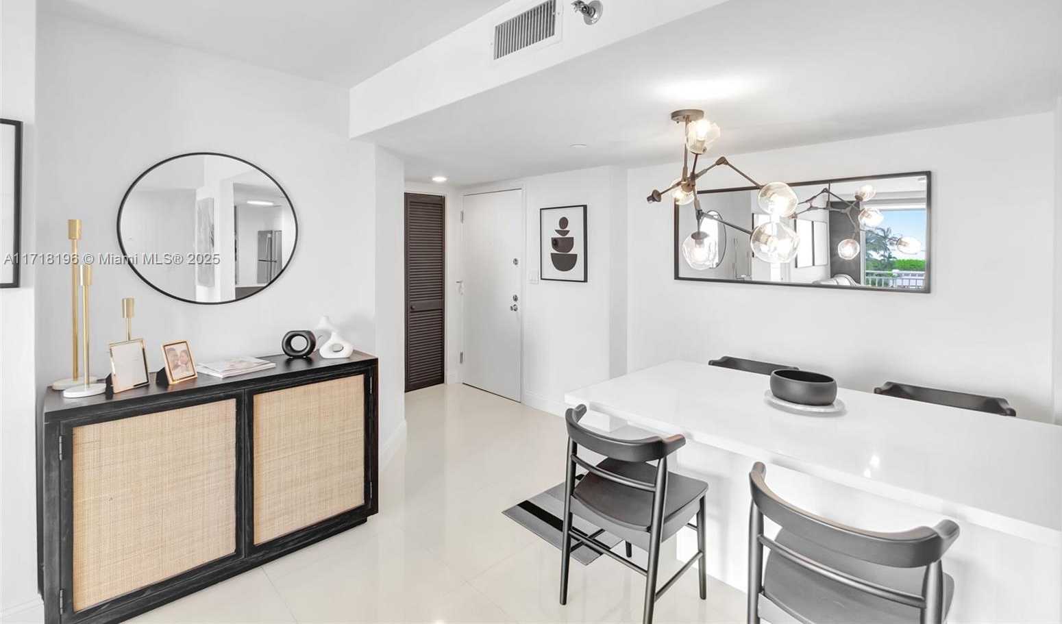 Small Image of 770 CLAUGHTON ISLAND DR #614, Miami Number 14