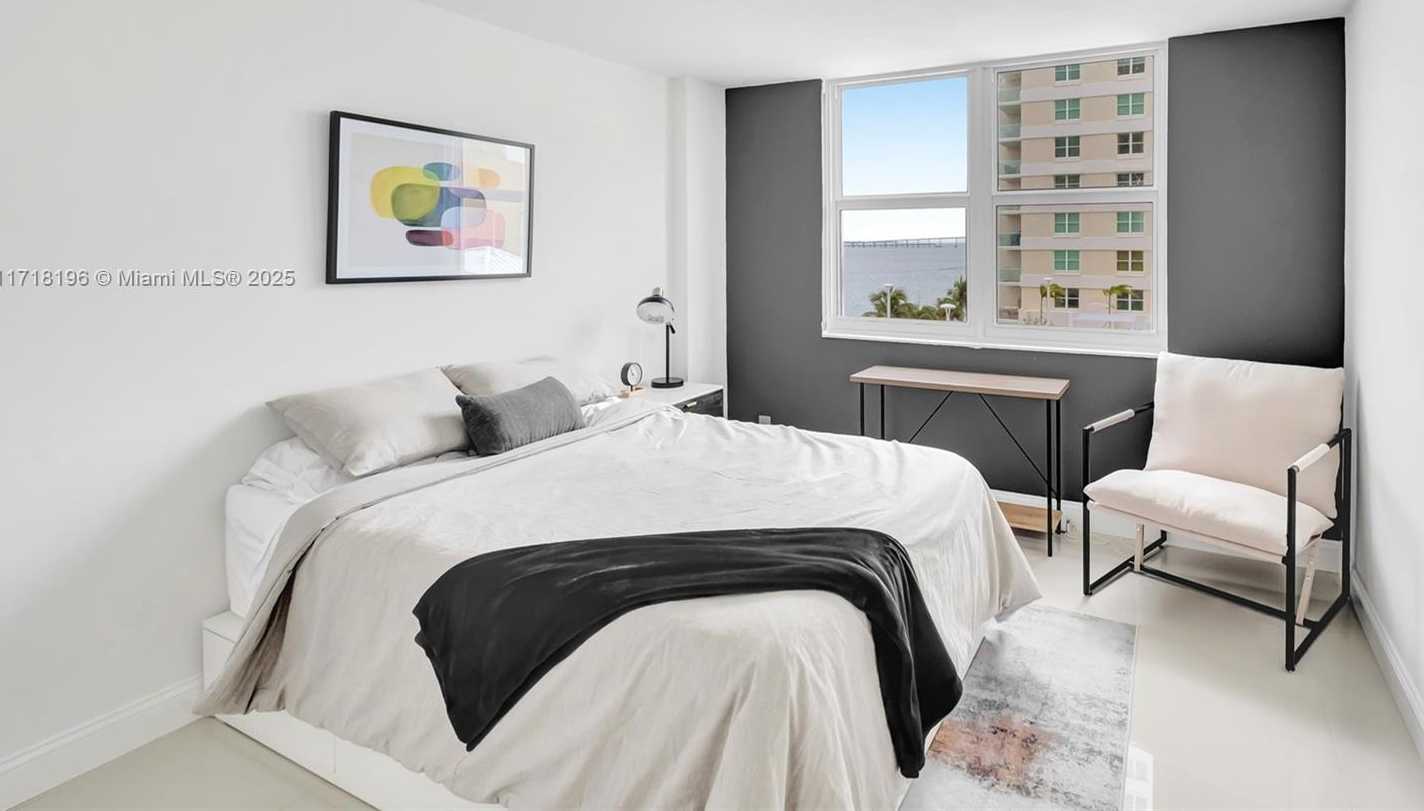 Small Image of 770 CLAUGHTON ISLAND DR #614, Miami Number 18