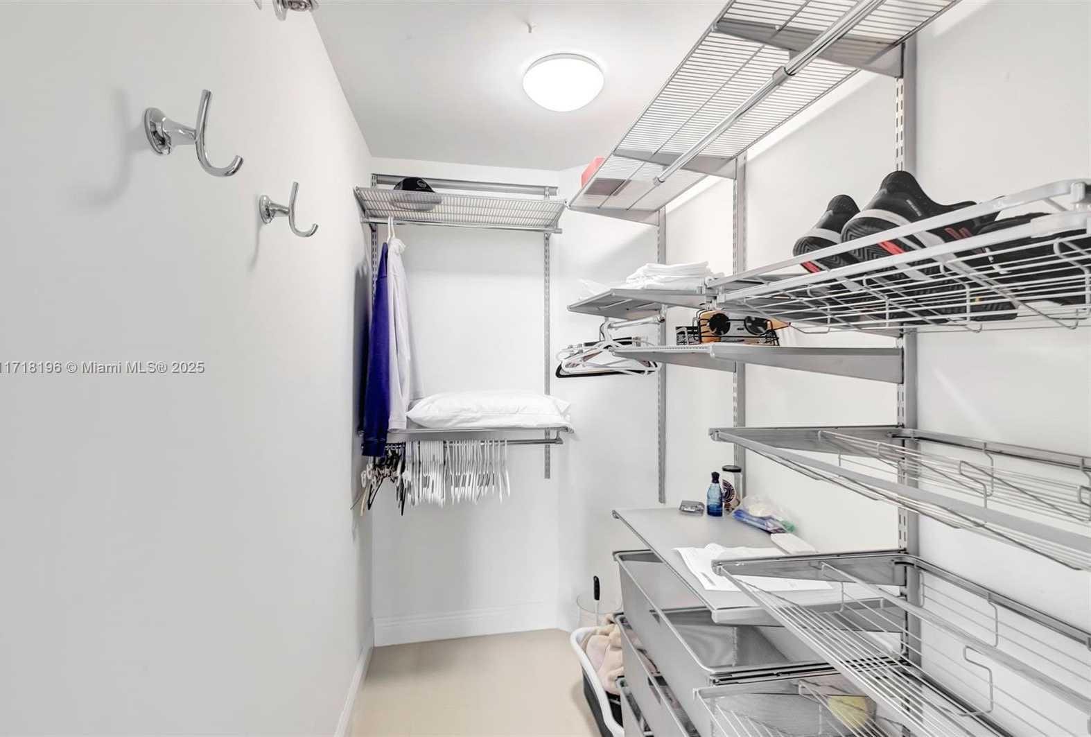 Small Image of 770 CLAUGHTON ISLAND DR #614, Miami Number 19