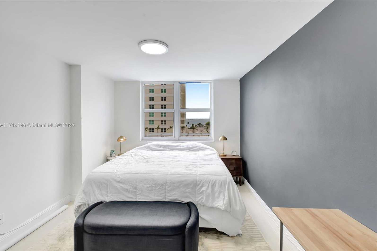 Small Image of 770 CLAUGHTON ISLAND DR #614, Miami Number 20